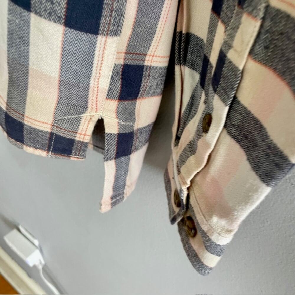 Carhartt Rugged Flex Plaid Woman's Shirt Top Blouse XS Loose Fit Cabincore - Picture 10 of 11